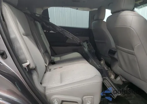 2018 Toyota Highlander Le из США, поврежденный, VIN 5TDBZRFHXJS914965